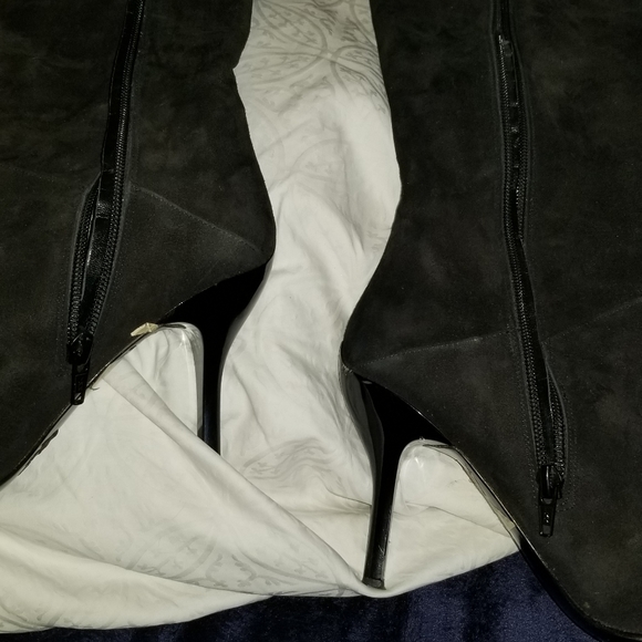 Boots - Picture 4 of 11